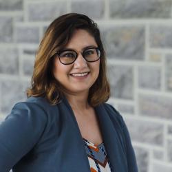 Danielle Davis Headshot