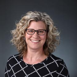 headshot of Jennifer Engel