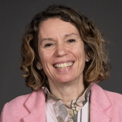 Laura Valeri headshot